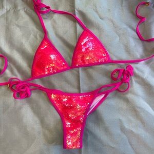 Zaful hot pink sparkle bikini👙 Cheeky🍑